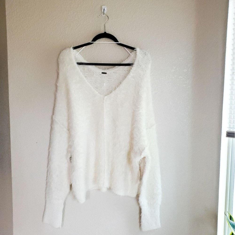 NWT FREE PEOPLE ICING V PULLOVER  SWEATER  L - Picture 9 of 9